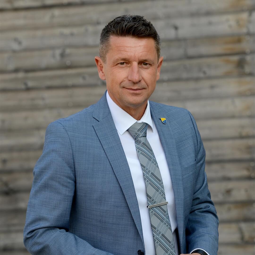 PREDSTAVITEV EKIPE
