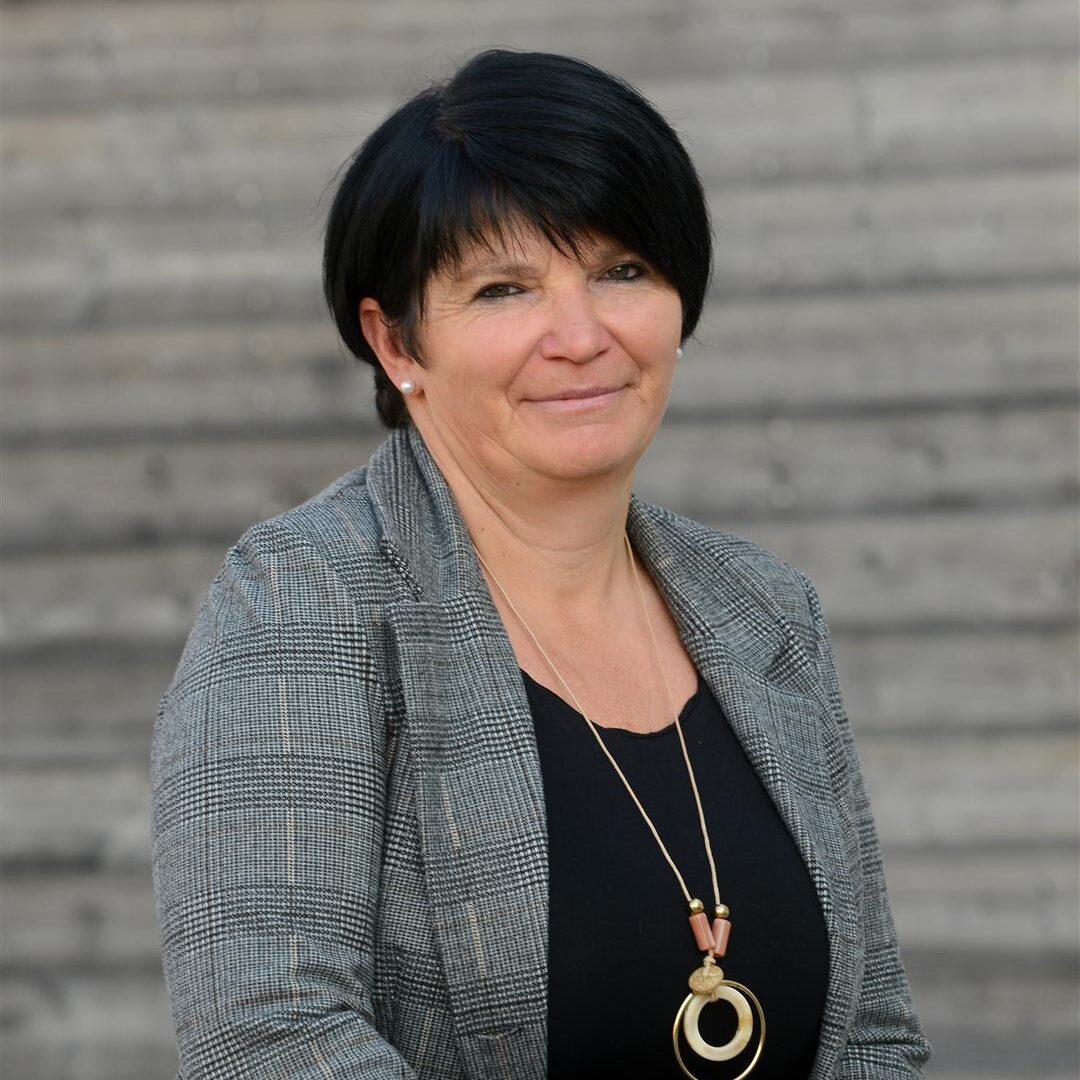 PREDSTAVITEV EKIPE